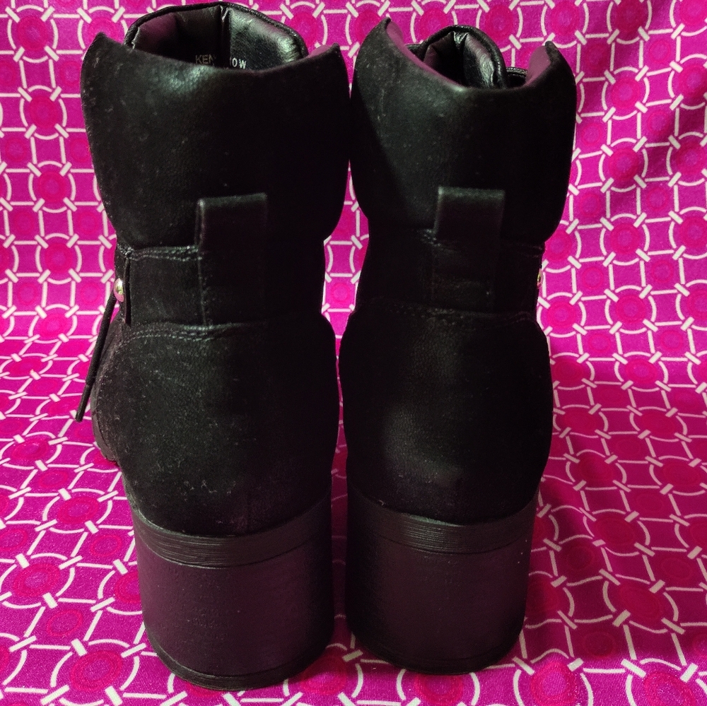 Boots 🥾 - Picture 2 of 5